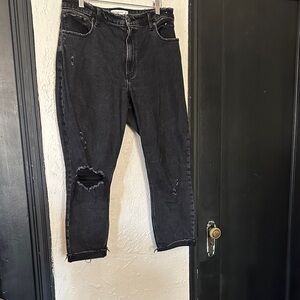 Abercrombie & Fitch Women’s Distressed Black Jeans - size 31/12s